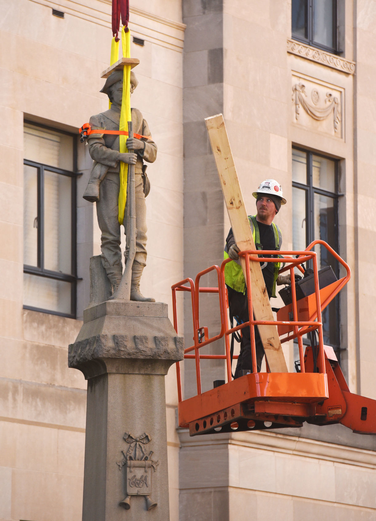 Confederate statue